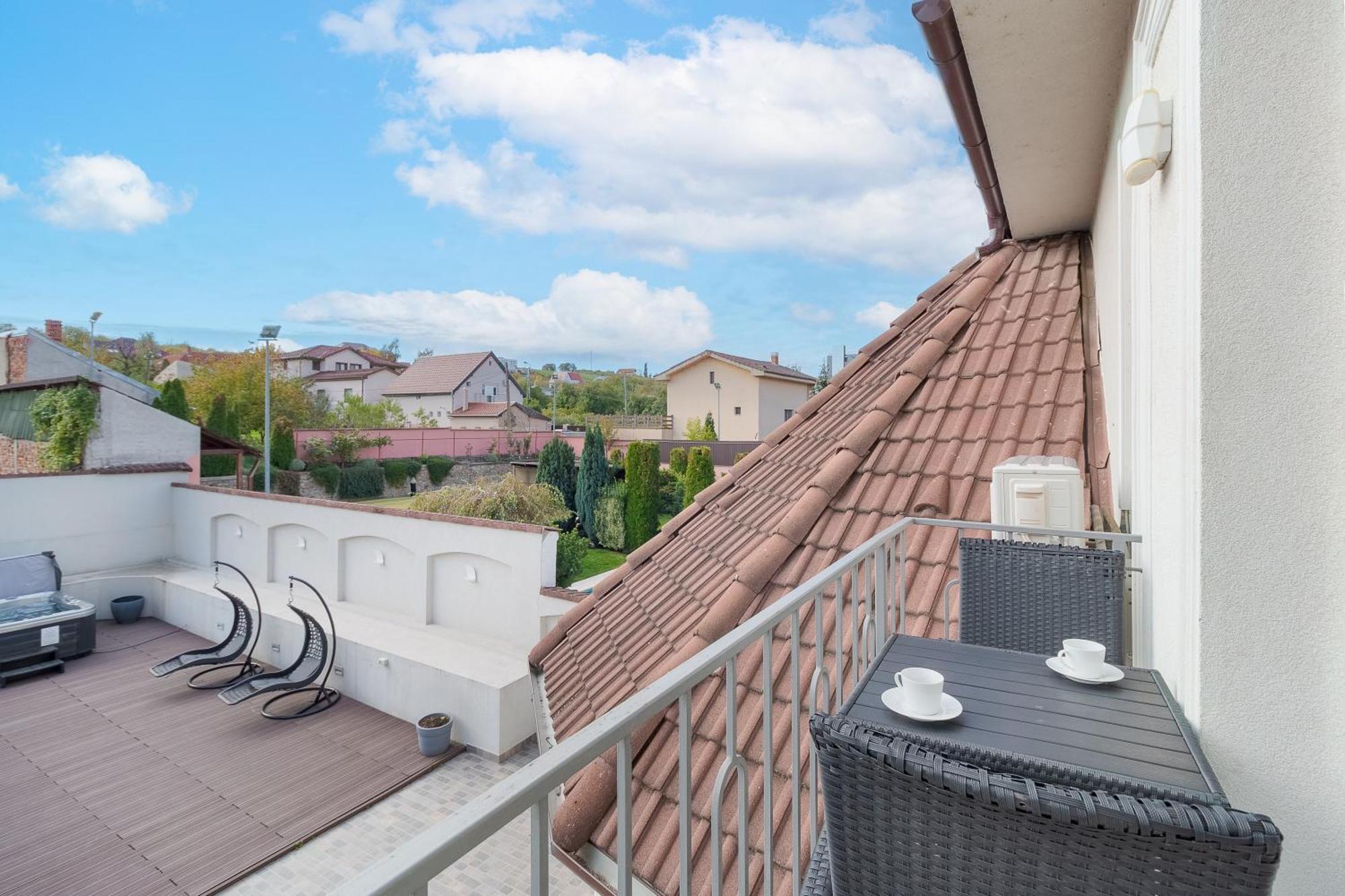 Dozsa Residence Oradea Oda fotoğraf